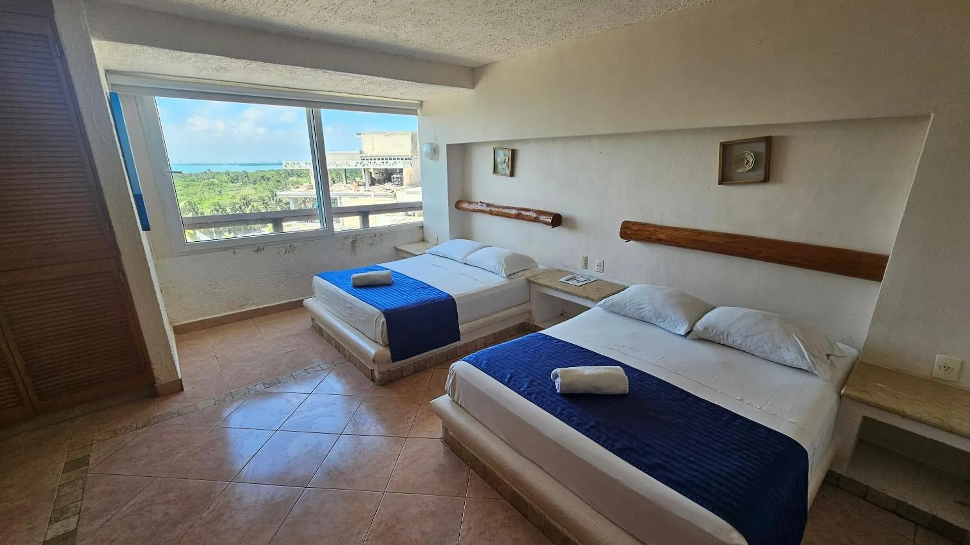Rodero Condos Cancun 0*,